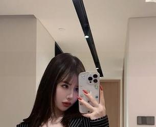微密圈 - 图片里的蓝色妖姬，阿色似乎又在用颜色捉弄我们的目光。