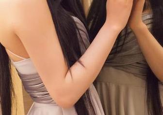 青豆客 - 在嘉宝贝儿Vetiver的体操服写真里，发现了运动和轻松的意外平衡