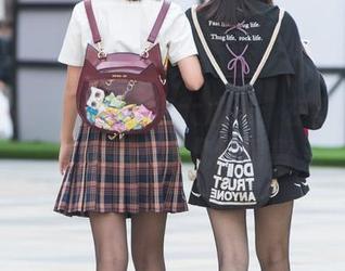 魔镜街拍 - 婷婷全集大放送：在寒风中的肉丝美人多几分暖意