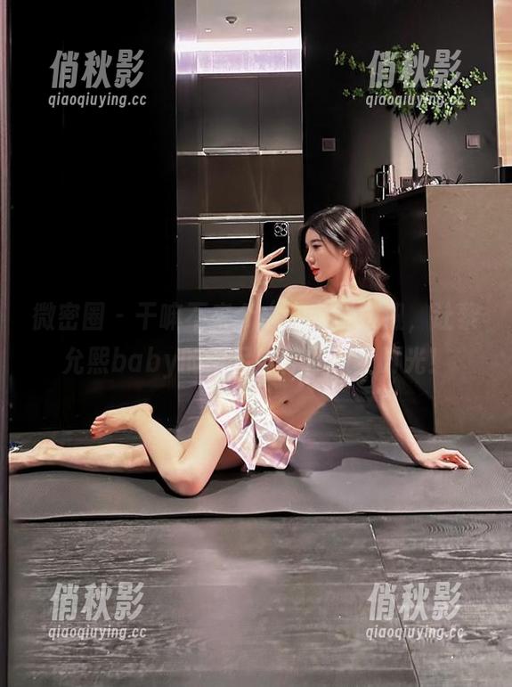 微密圈 - 干嘛不来个“储存”按钮，让黎允熙baby的玉足陪伴你放空时光！